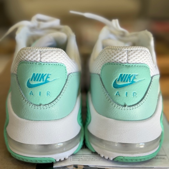 Nike Shoes - Nike Air Max 8.5